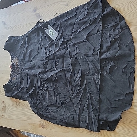 NWT VINCE CAMUTO Sleeveless Top L - Picture 1 of 6